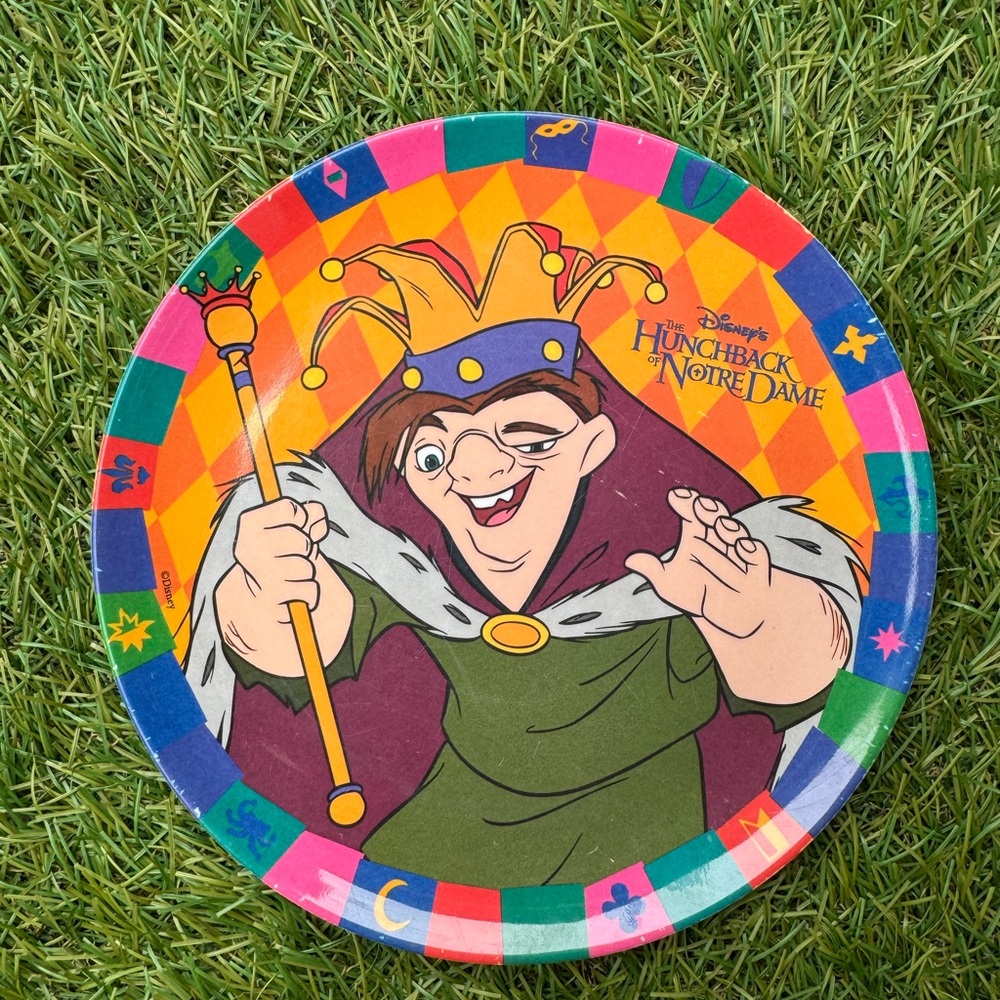 DISNEY HUNCHBACK OF NOTRE DAME 8" PLASTIC PLATE ZAK DESIGNS 90s Vintage